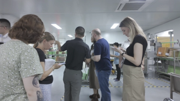 Европейская автомобильная электроника Европейский поставщик автомобильной электроники посещает SprintPCB